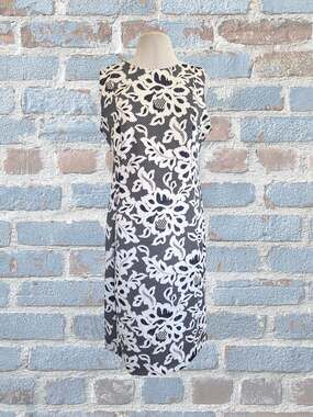 Shelby & Palmer Size 10 Classic Look White and Black Dress Chic Style